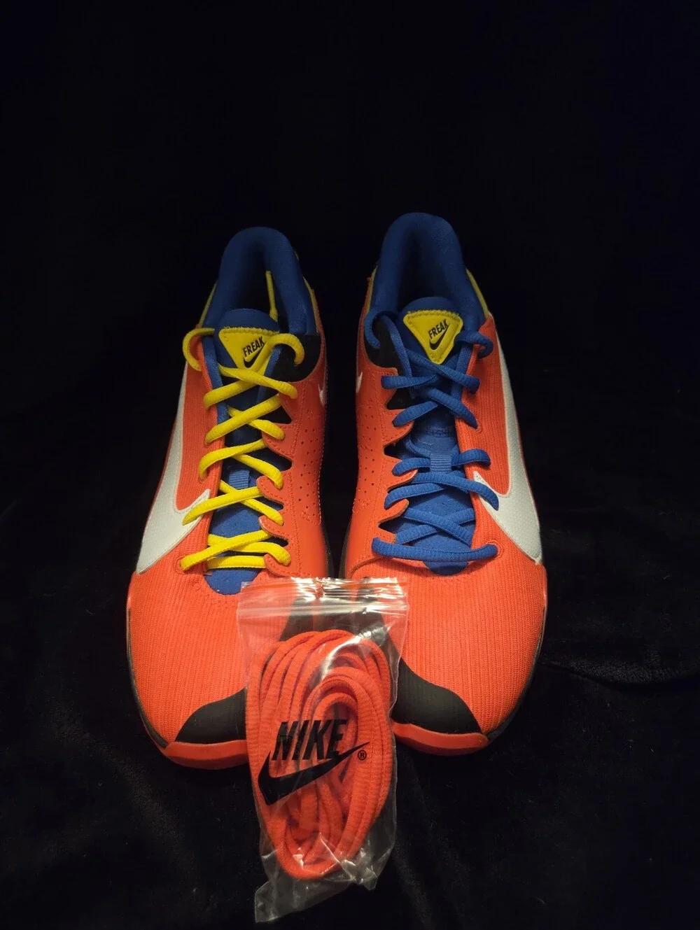 Nike Low-Top Basketball Shoes